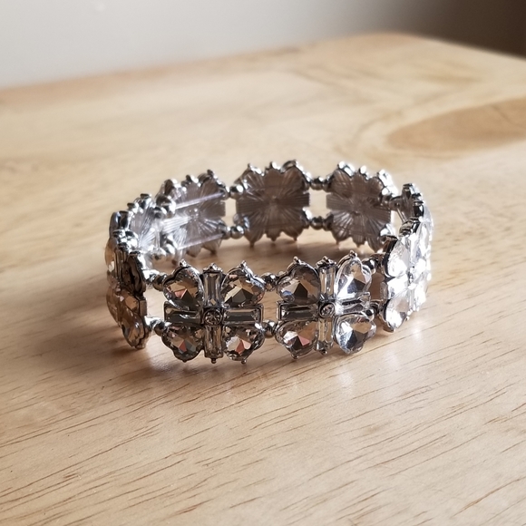 GUESS Diamond Silver Bracelet - Picture 2 of 5
